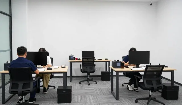 不同部署策略对系统性能的影响与适用场景分析